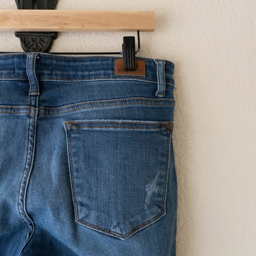 Judy Blue Skinny Jeans Size 11/30 Distressed Stretch Mid Rise Raw Hem - Picture 9 of 9